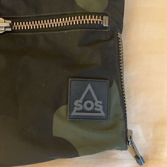 SOS Black Snow Woman’s Goose Down Puffer Ski Vest in Camouflage Print. Size XS. - Picture 6 of 11